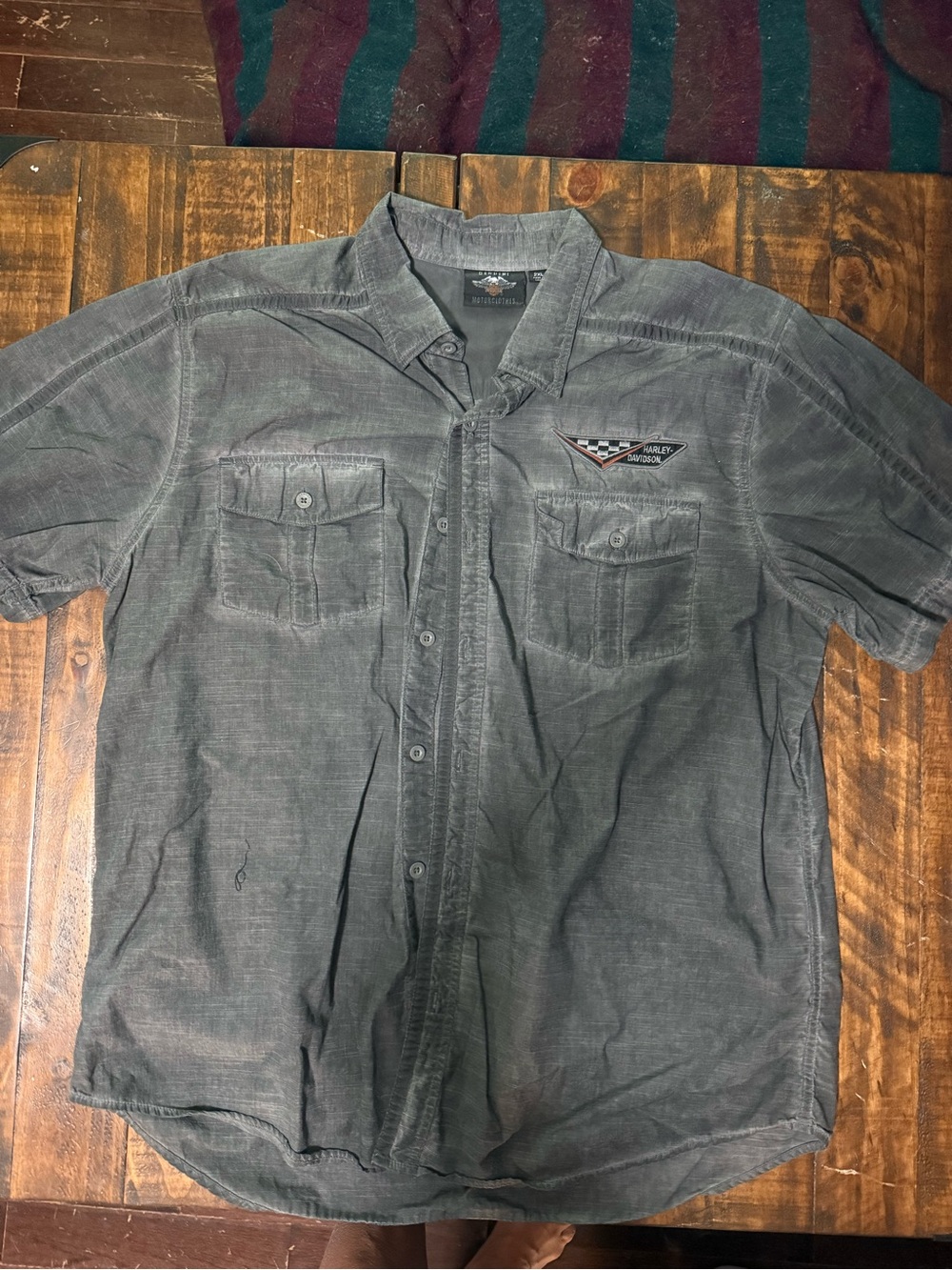 Harley-Davidson Men's Gray Short Sleeve Button-Down Shirt with Embroidered Patch